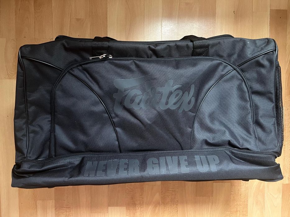 Продам сумку новую FAIRTEX