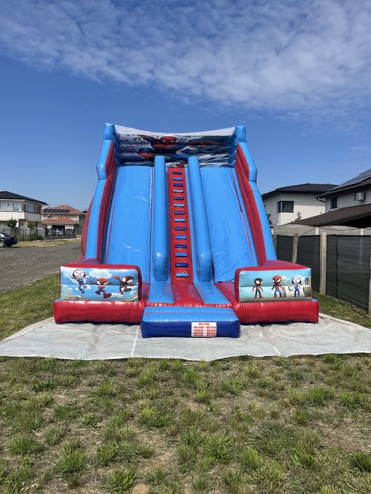 Inchiriem tobogane gonflabile pentru petreceri copii