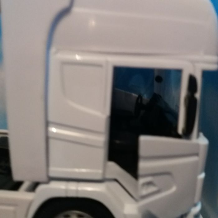 Коли Камиони  1.32 мащаб