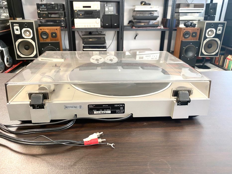 Тримоторен грамофон Denon