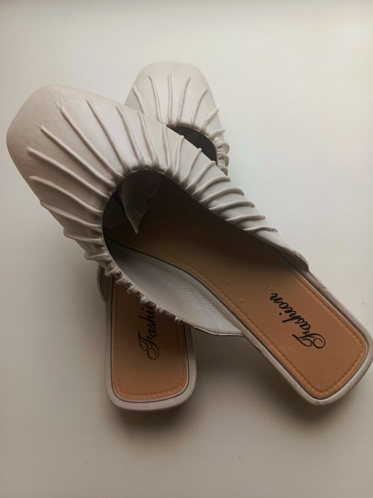 Продам женские лоферы 41