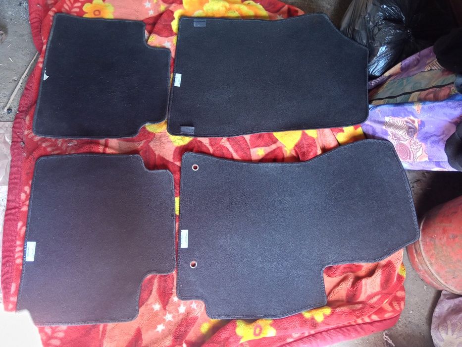 Продам коврики состояние отличное