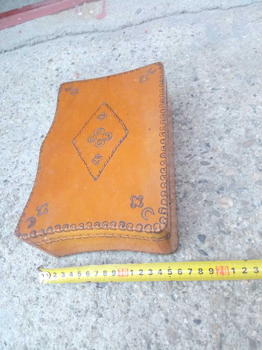 Дървена кутия за моливи