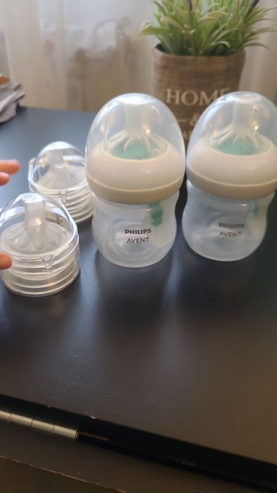 Set 2 biberoane anticolici Philips Avent + 2 set  tetine