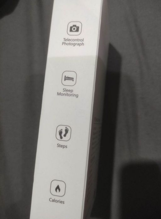 Smartwatch IOS Android cu folie pe el