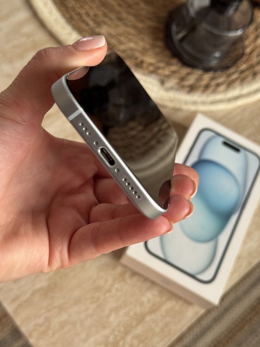 Iphone 15 128GB неразличим от нов