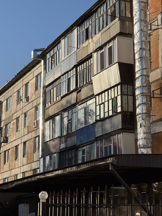 Продам 2 комнатную квартиру в 7 мкр