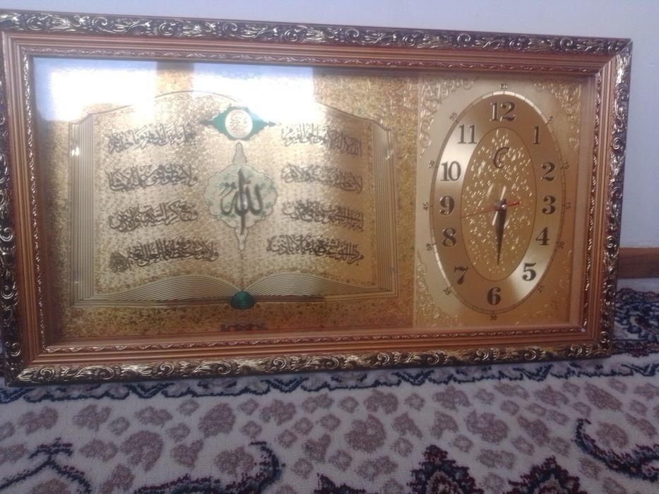 Часы настенные,в хорошем состоянии