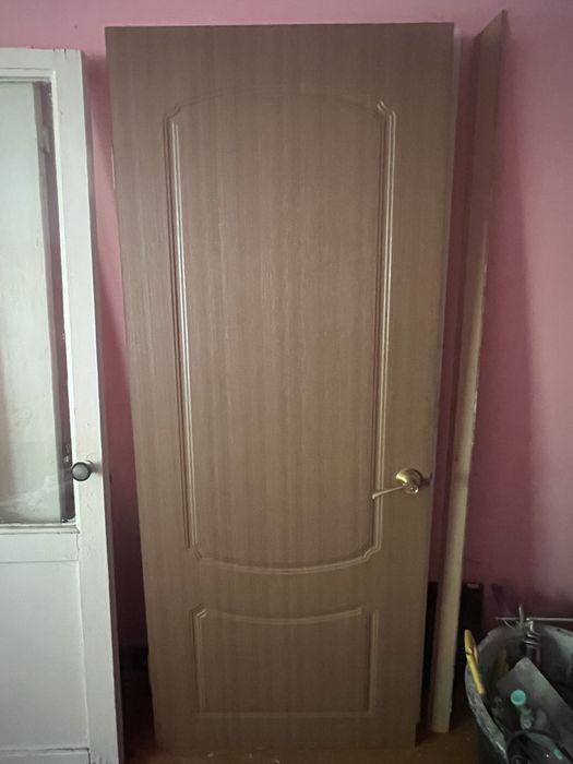 Продаю дверь б/у