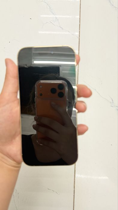 Iphone 14 pro, 128 гб. 74 ёмкость