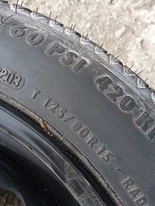 Резервна гума, тип патерица 15 Alfa Romeo 147 с крик и ключ