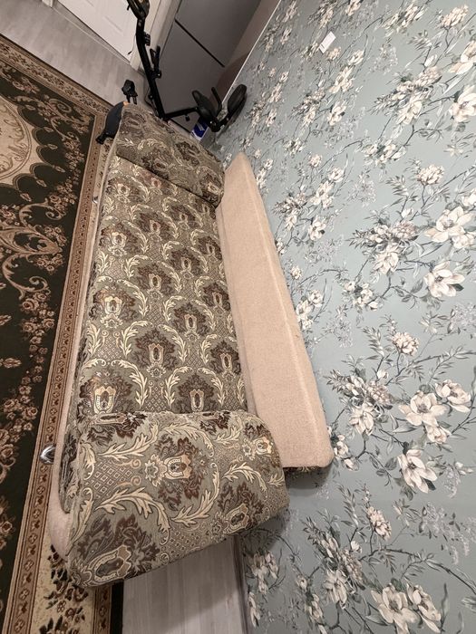 Продам диван.