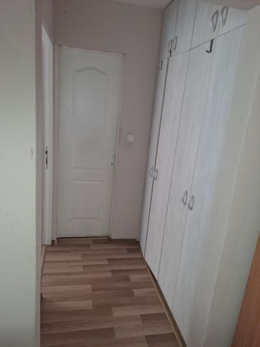 Apartament semidecomandat cu două camere