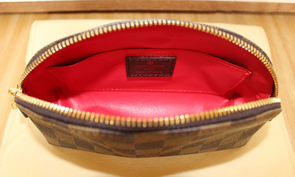 Козметична чанта Louis Vuitton