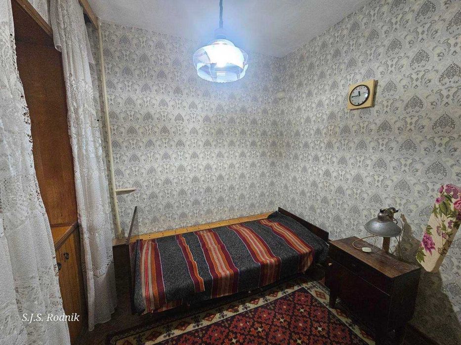 Продается квартира в Мирза Улугбекском районе метро БИЙ 1в2х комнат