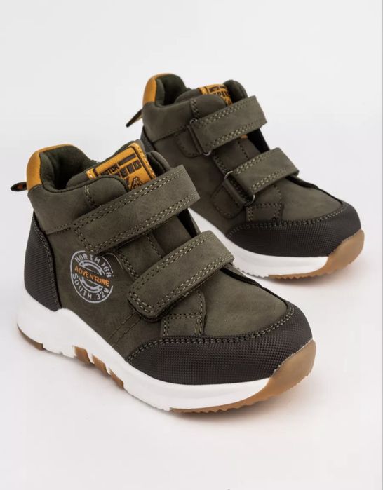 Продам демисезонные детские ботинки