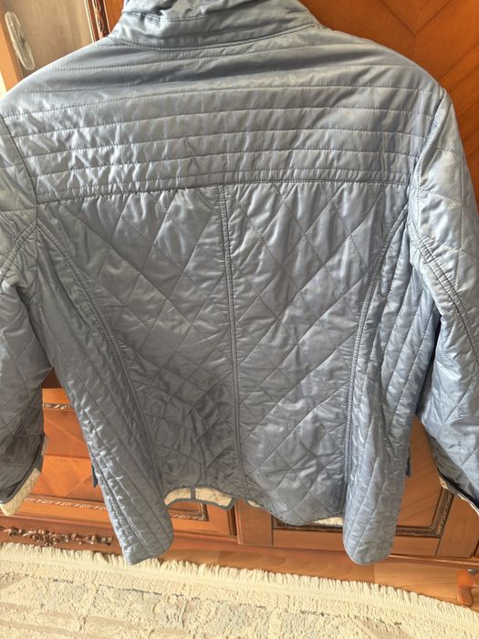 Продам женскую куртку