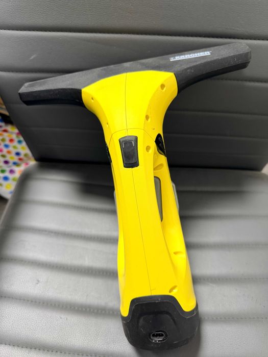 Уред за почистване на прозорци Karcher WV 2 Стъклочистачка