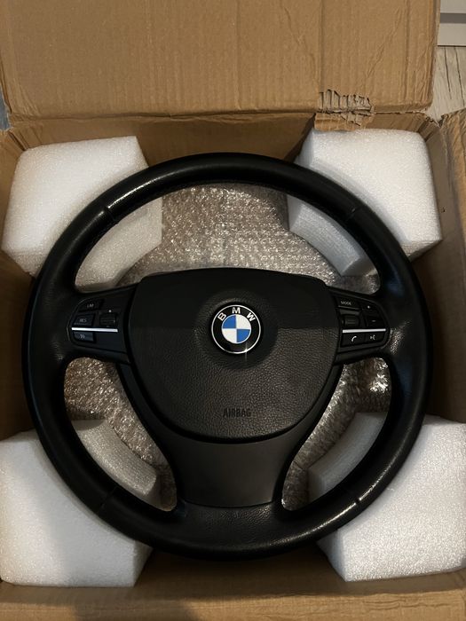 Волан от BMW F10 със airbag.