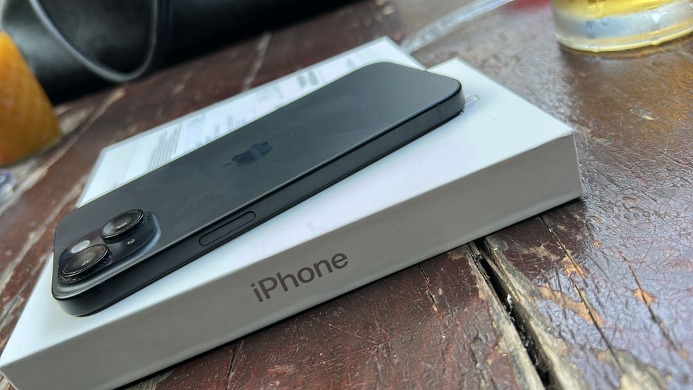 Vând iPhone 15 -stare foarte bună