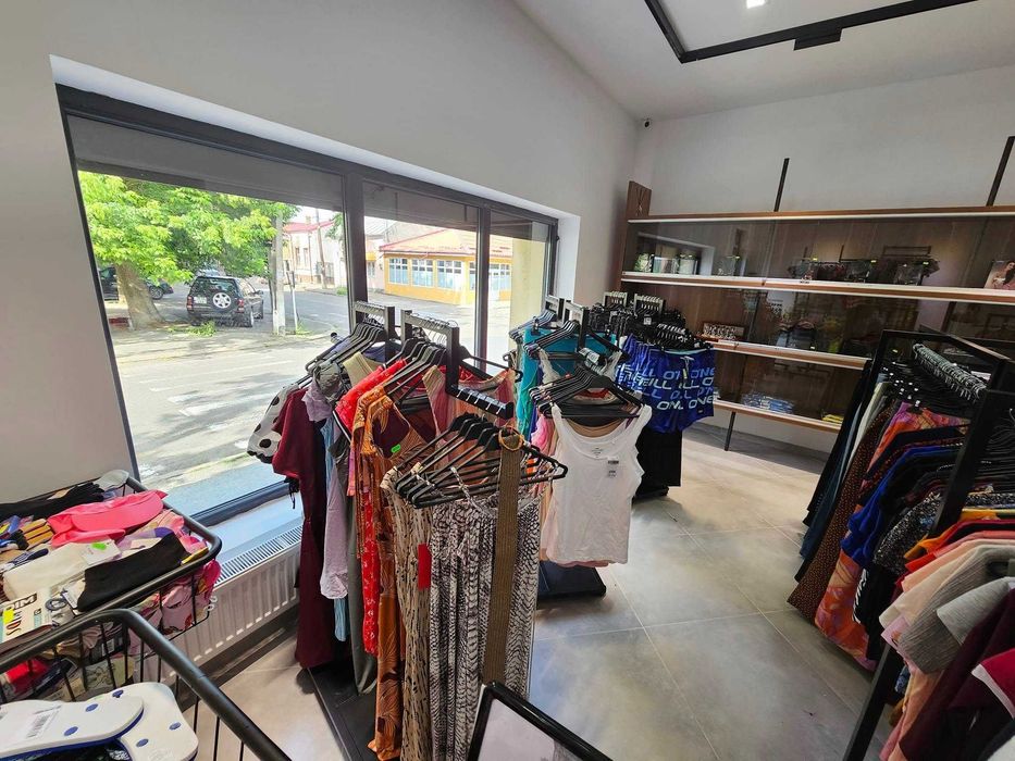 Vând stoc haine multibrand OUTLET – Produse NOI, cu etichetă | Factură | Ideal pentru magazine și revânzare
