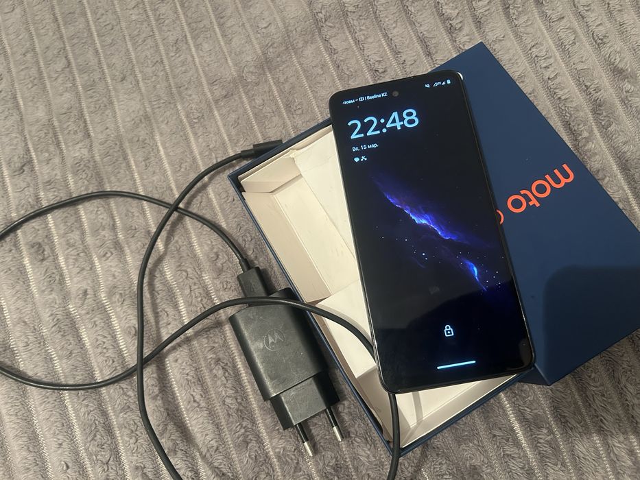 Продам Motorola состояние отличное документы все есть
