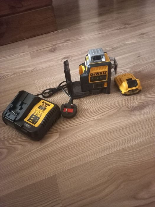 Лазер Dewalt модел DCE089D1G