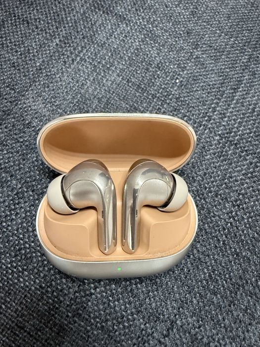 Безжични слушалки Xiaomi Buds 4 pro златисти