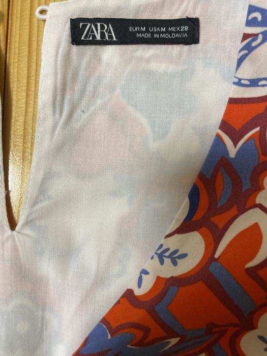 Блузи на Зара