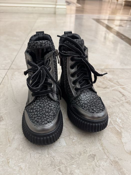 Ботинки на девочку