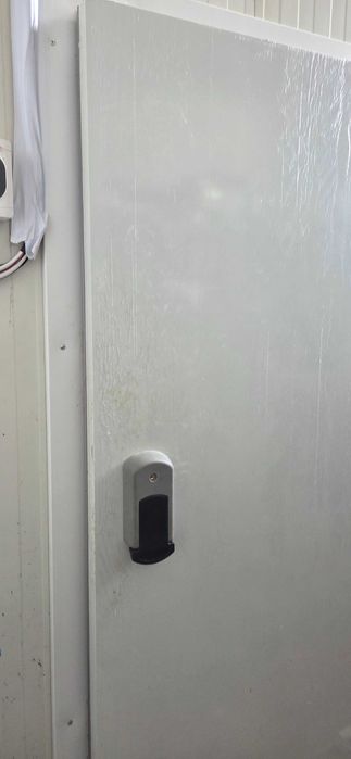 Минусова хладилна стая