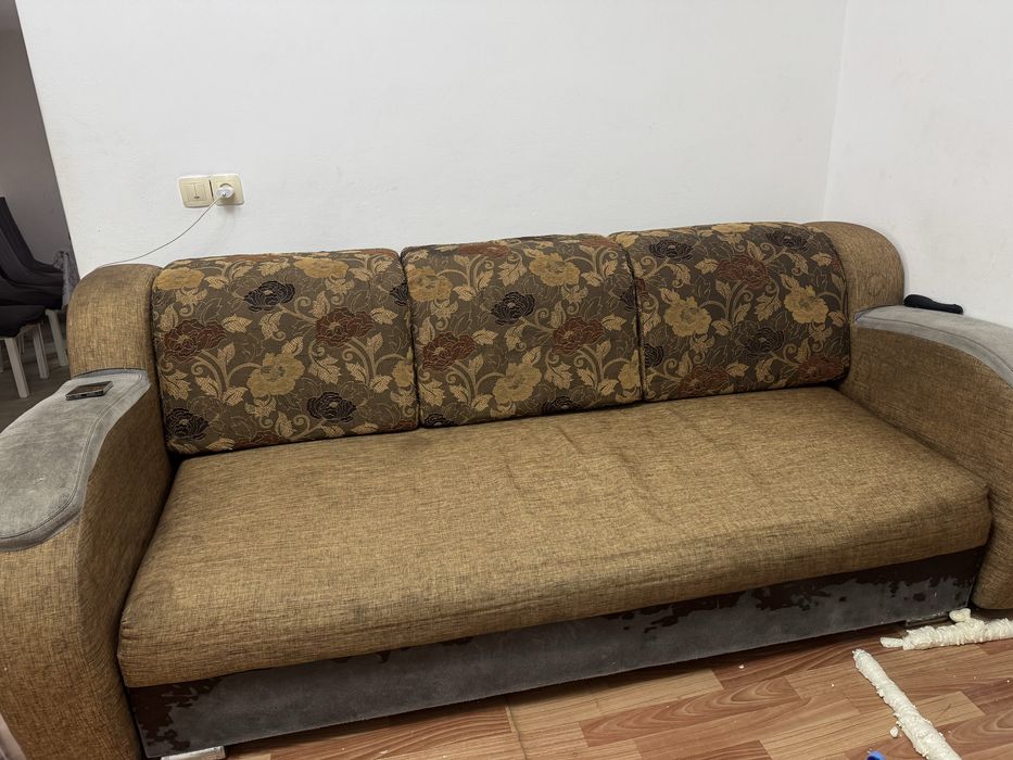 Продается диван 3х местный.