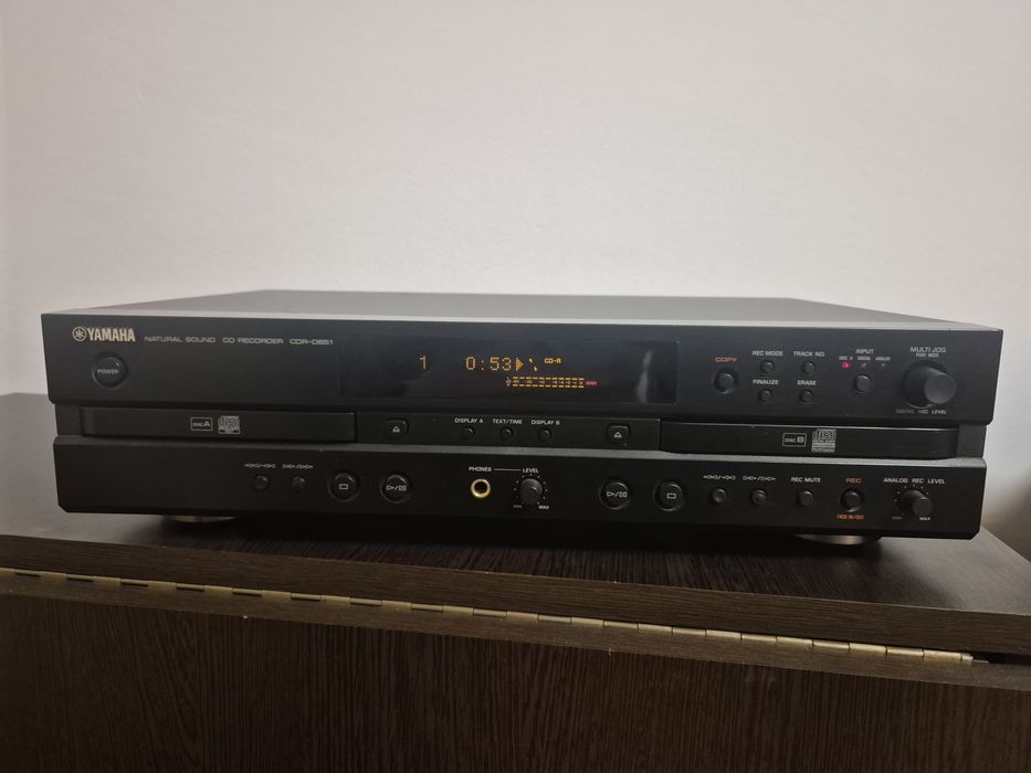Cd player Yamaha CDR-D651