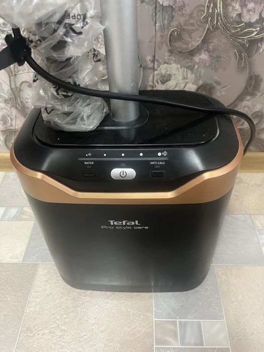 Отпариватель Tefal черный