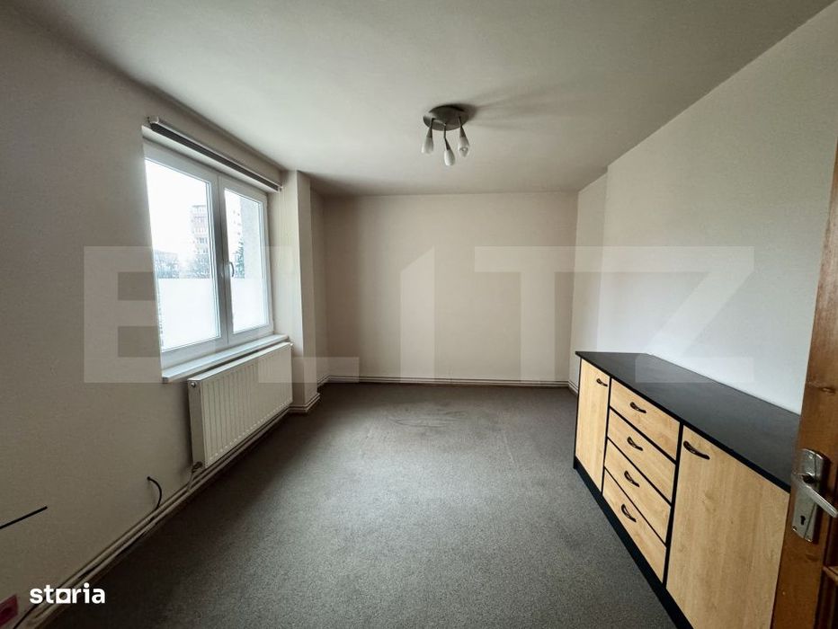 Apartament 3 camere, 82 mp, zona Poli 2