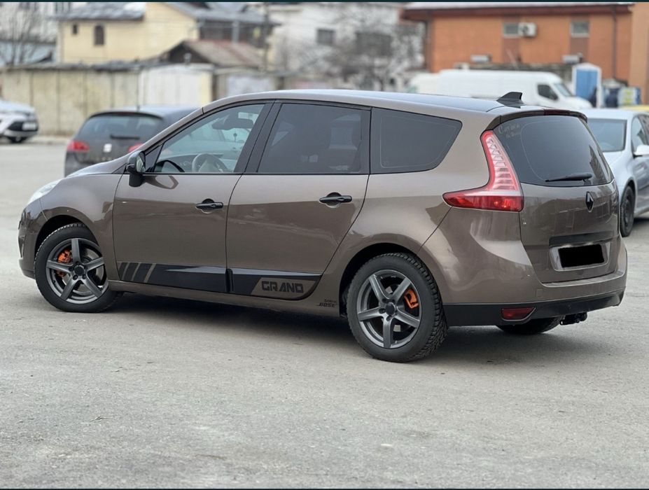 Renault grand scenic 2011
