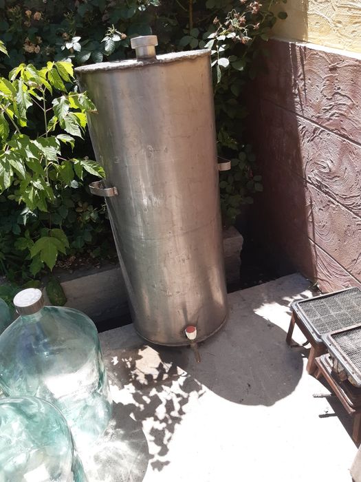 Продам бутили 20лит канистры 20лит