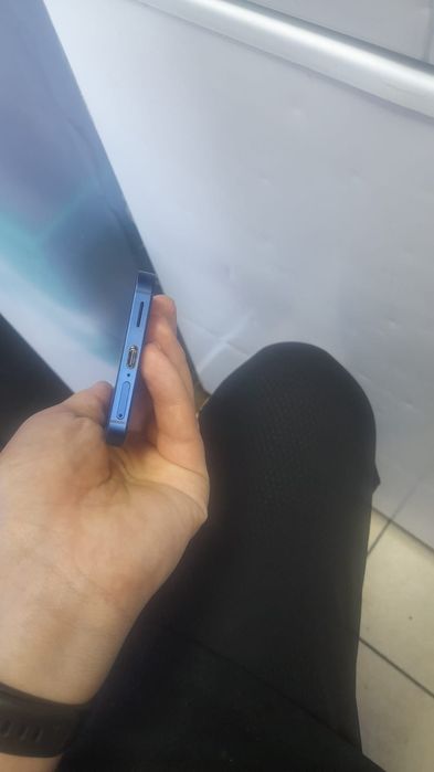 Samsung s25 128/8