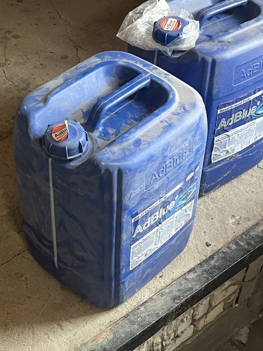 продам канистры 20л из под дизеля