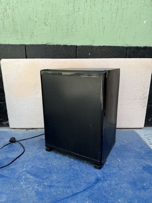 Мини холодильник продам