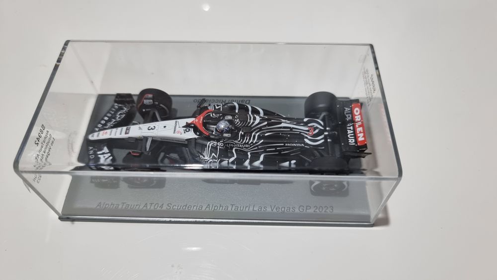 Alpha Tauri AT04 special livery Daniel Ricciardo Las Vegas 1:43 Spark