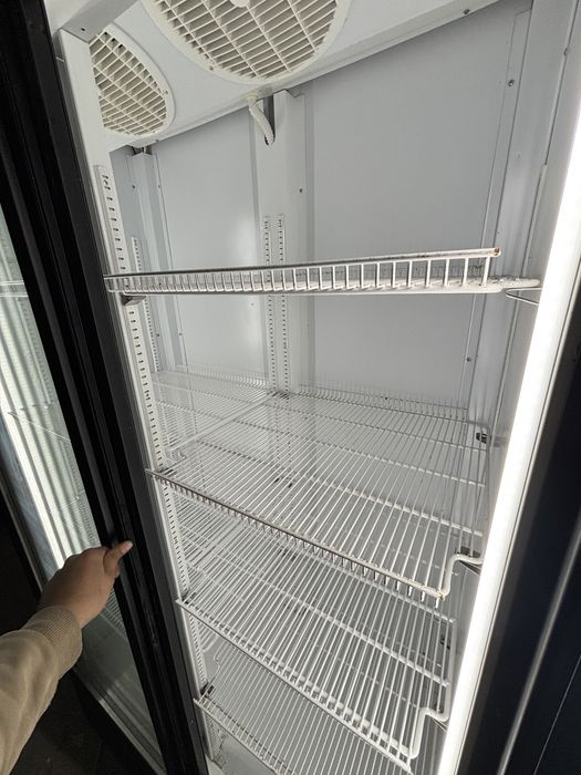 Ветринный холодильник