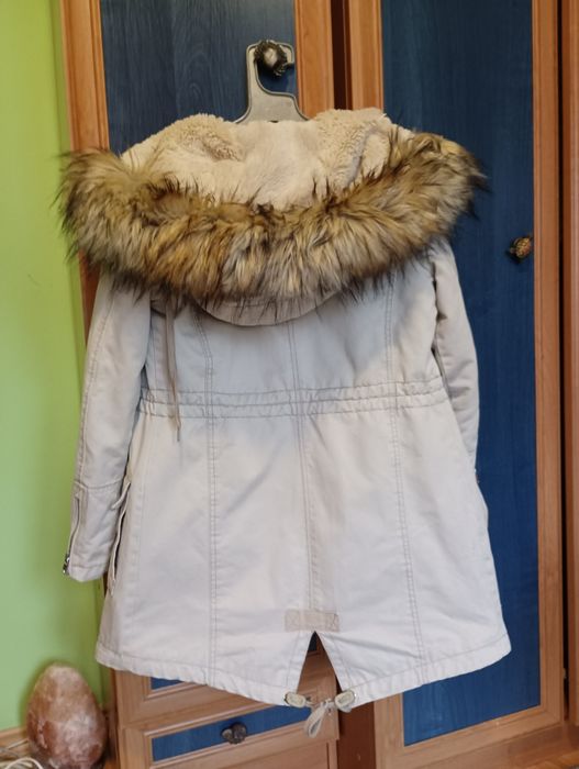 Дамско зимно яке с топла вата и качулка