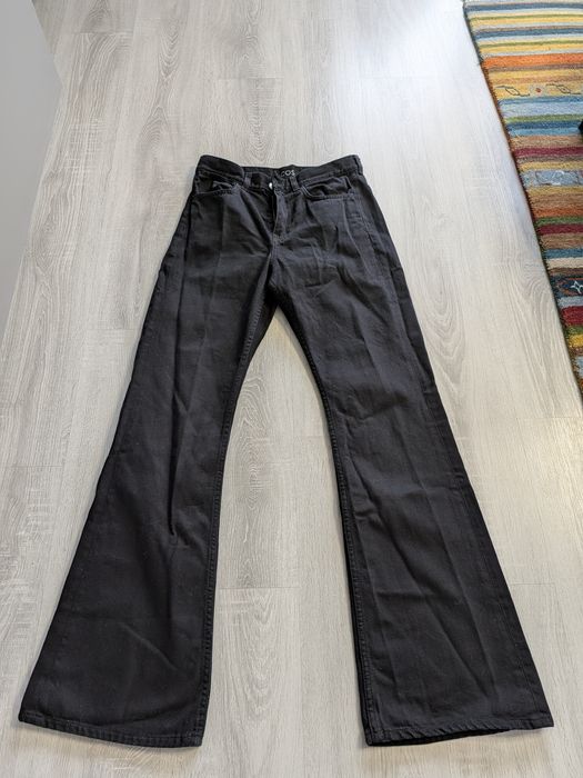 Blugi negri COS Relaxed Flare – talie înaltă, stil elegant, 100% bumba