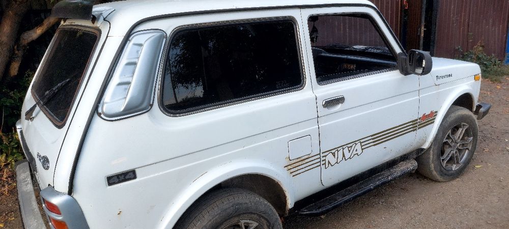 Продам автомобиль ниву .2001 года
