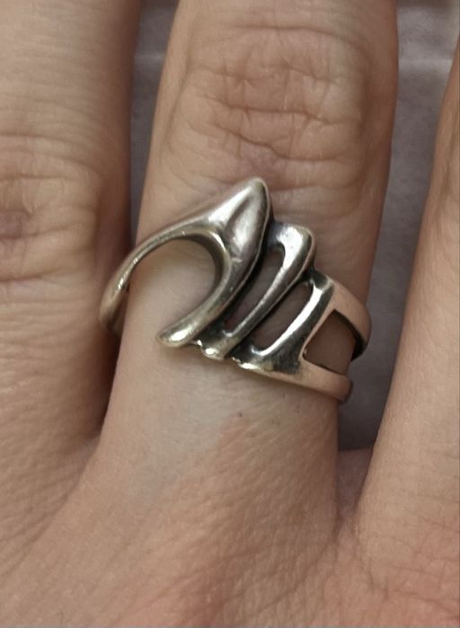 Дамски сребърен пръстен