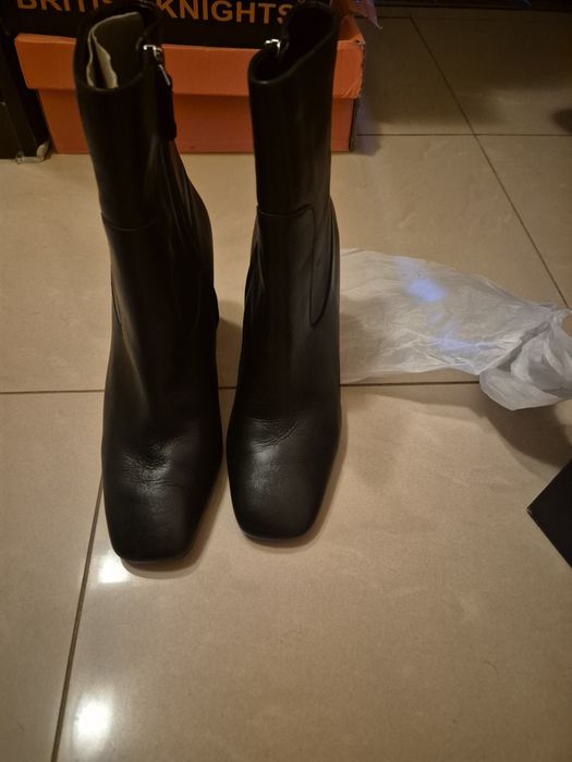 KAR LAGERFELD N39  и  Michael Kors N38 боти естествена кожа