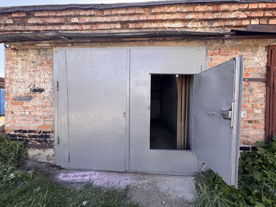 Продам  гараж.