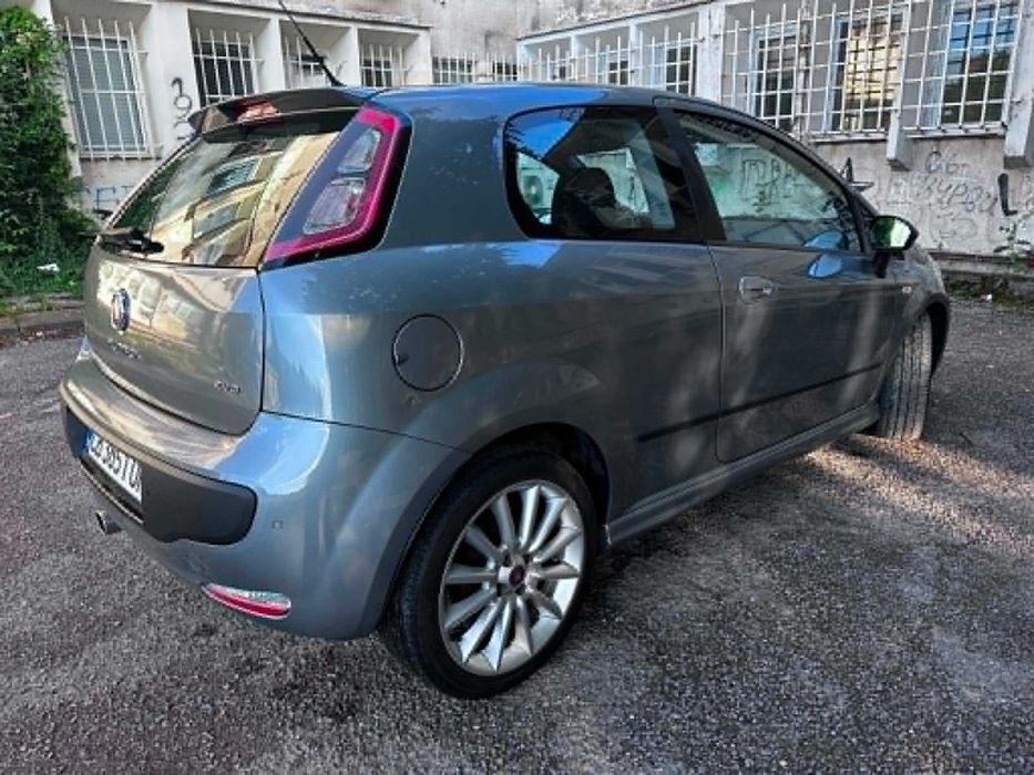 Fiat Punto 1.3 дизел Multijet Evo 95 к.с 2010 година