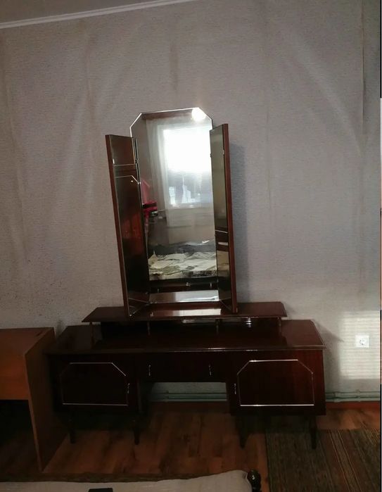 Запазено спално обзавеждане